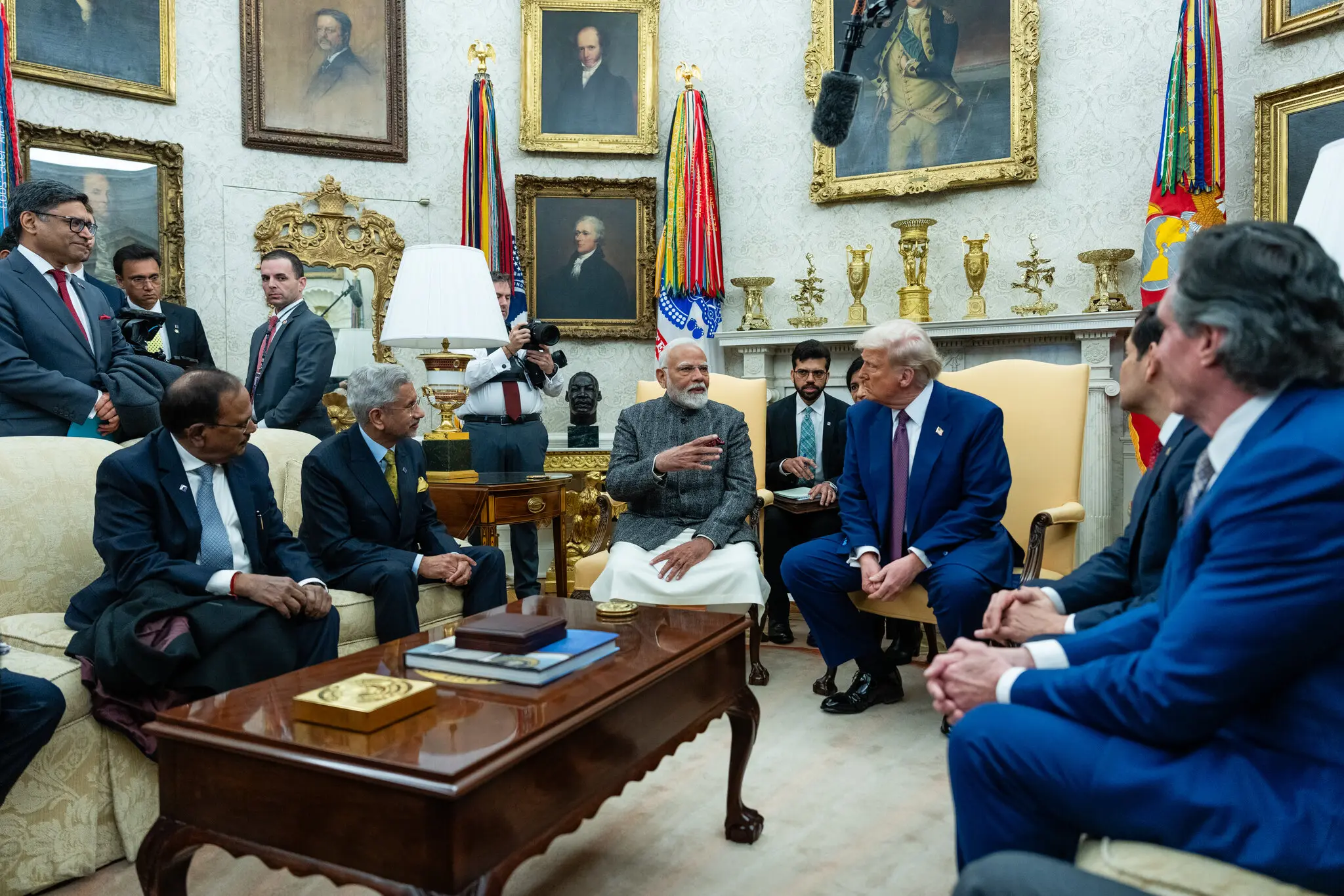 Трамп оголошує митну війну Індії: від стратегічного партнера — до “мертвої економіки”